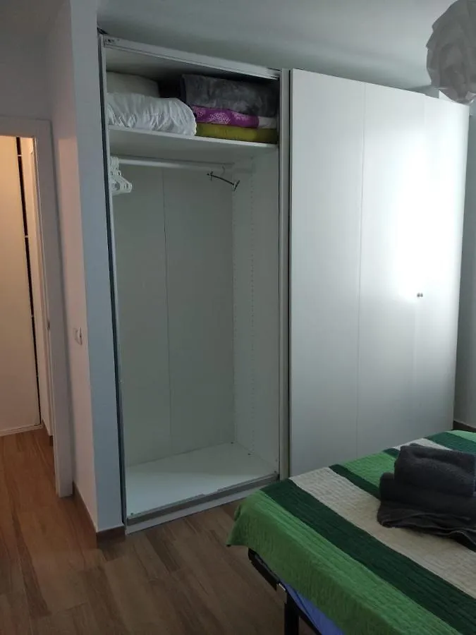 Cozy Apartment Malibu Park 아데제 0*,  스페인